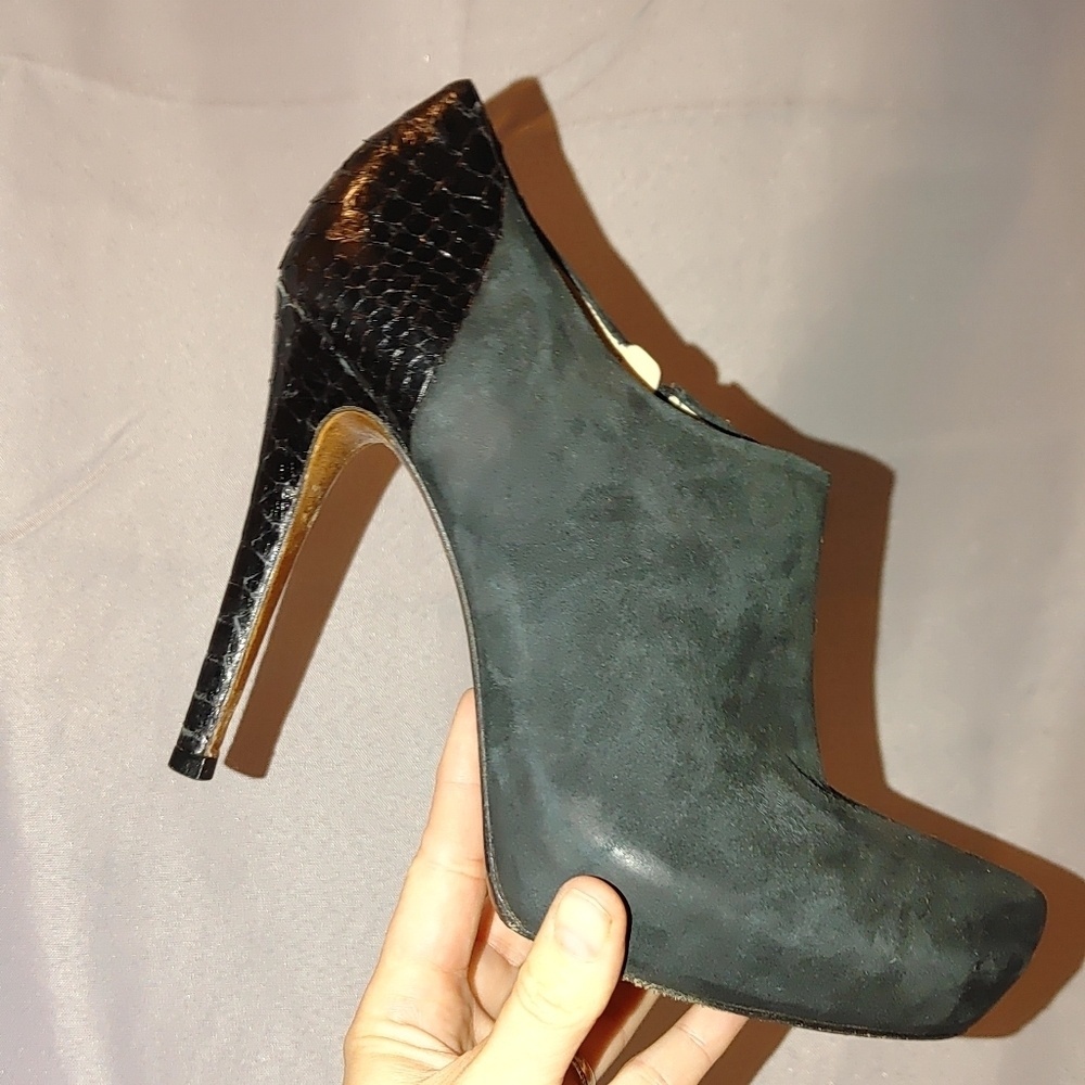 Alexandre Birman Black Suede Croc Embossed Ankle Bootie Platform Heels 8.5
